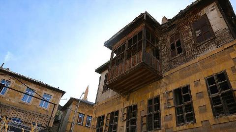 Sivil Mimarinin Örnekleri Restore Ediliyor