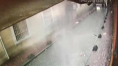 Beyoğlu'ndaki Binanın İçinde Çökme