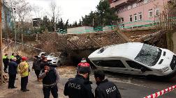 Beykoz'da İstinat Duvarı Araçların Üzerine Çöktü