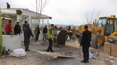 Peribacaları'ndaki Kaçak İş Yeri Yıkılıyor