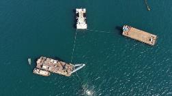 Yarı Batık Geminin Sökümü İçin Deniz Üzerine Vinç Kuruldu