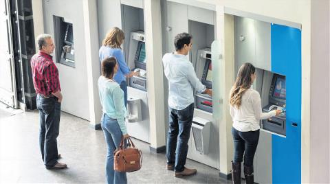 ATM Kiraları Lüks Dükkanlarla Yarışıyor