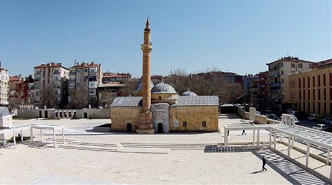 Ahi Evran Cami ve Türbesi Asırlara Meydan Okuyor