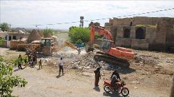 Harran'da Tarihi Dokuya Zarar Veren Yapılar Yıkılıyor
