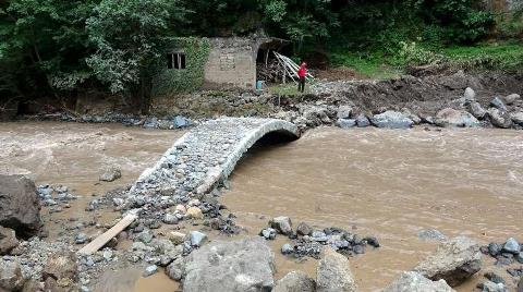 Araklı'da Sadece Tarihi Kemer Köprü Ayakta Kaldı