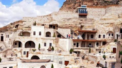 Kapadokya'da Doğal Kayalığa Yapılan Asansör Kaldırıldı