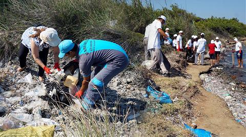 Marmaris'te İmece Usulü ile 5 Koyu Temizlediler
