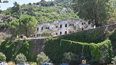 Marmaris'te İki Kamp Tesisi Çürüdü