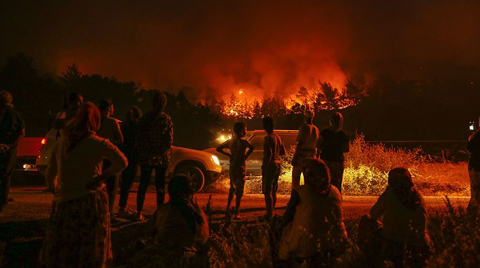 İzmir'deki Yangın Kontrol Altına Alındı
