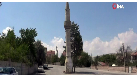 Aksaray'da Yol Ortasında Camisiz Minare