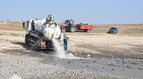 Balıkların Öldüğü Gölete 170 Ton Su Bırakıldı