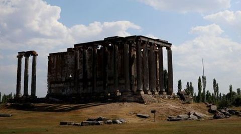Aizanoi'de Roma Hamamı Kalıntıları Bulundu