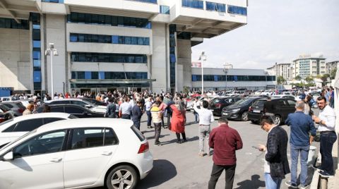 AFAD'dan Önemli Uyarı: Binalara Girmeyin!