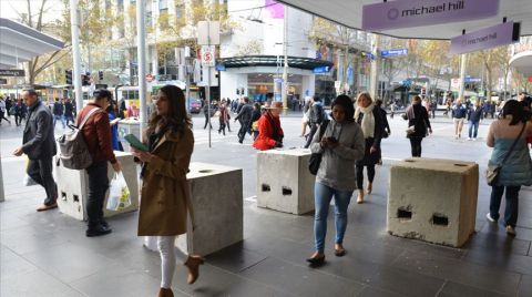Avustralya'nın Ünlü Caddesinde Sigara Yasaklandı
