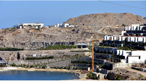 Bodrum'da İmar Planına Aykırı Yapıların Yıkım İşlemleri Sürüyor
