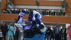 Sabiha Gökçen Havalimanı’nın Danışma Robotu Göreve Başladı