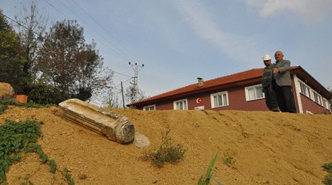 Elektrik Hattı için Kazı Yapılırken, Sütun Bulundu