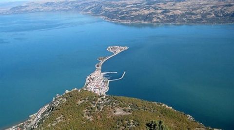 Dev Borular Eğirdir Gölü'nü Kurutuyor