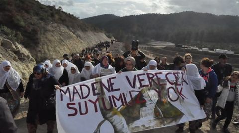 Kumarlar Köyü Kadınları Gölete Karşı Yürüdü