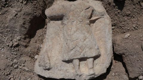 Hadrianaupolis'te 1800 Yıllık Adak Levhası Bulundu