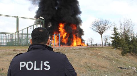Kayseri'de Çocuk Parkı Benzin Dökülerek Yakıldı