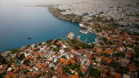 Yabancılar En Çok İstanbul ve Antalya'dan Konut Aldı