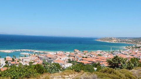 Bakan Ersoy: “Çeşme’ye Turizm Merkezi Yapacağız”