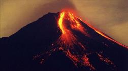 Endonezya'da Merapi Yanardağı'nda Patlama