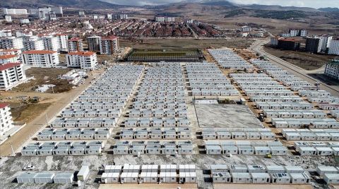 Elazığ'daki Depremzedeler Konteyner Kentlere Yerleşiyor