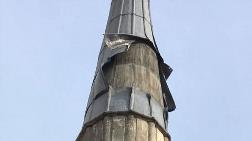 Cami Minaresinin Kurşun Kaplamaları Rüzgardan Söküldü