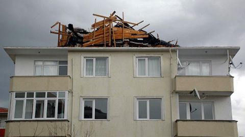 Fırtına, Tekirdağ'da Çatı Uçurdu