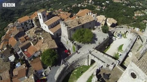İtalya’da Nerola Köyü Laboratuvara Dönüştürüldü