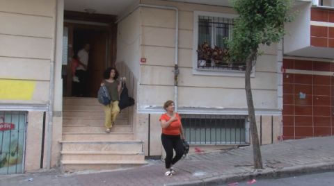 Sultangazi'de Çatlak Oluşan 3 Bina Boşaltıldı