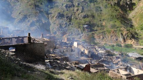 Artvin’deki Yangında 35 Ev Kullanılmaz Hale Geldi
