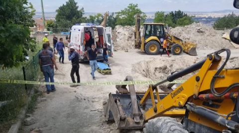 Okul Bahçesindeki Drenaj Kazısında Göçük