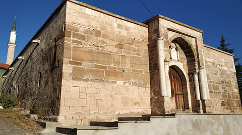 700 Yıllık Kervansarayda Restorasyona Suç Duyurusu