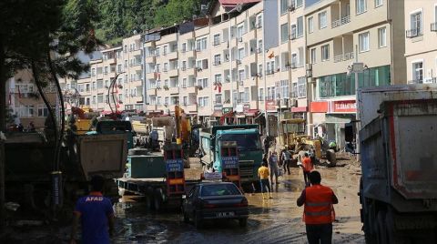 Giresun'daki Enkaz Kaldırma Çalışmaları Sürüyor