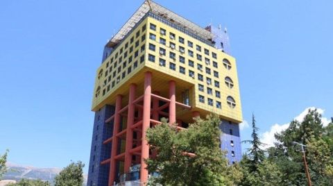 Saçma Binanın Yıkımı Tartışılıyor