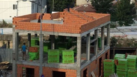 İlçe Belediyesinden İBB'nin Arazisine Kaçak Yapı