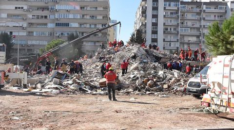 İzmir'de Yıkılan Binalarla İlgili 9 Gözaltı