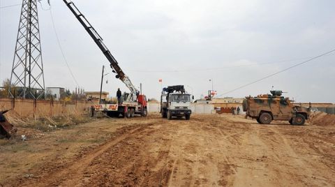 Hatay Valiliği’nden Suriye’ye Yol ve Köprü