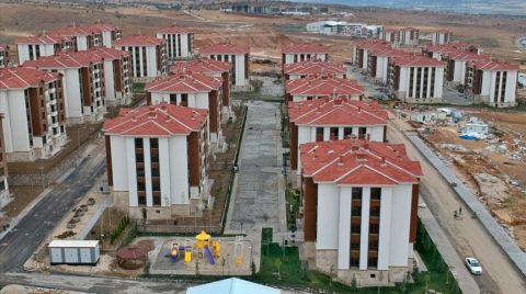 Elazığlı Depremzedeler 2021’e Yeni Evlerinde Girecek