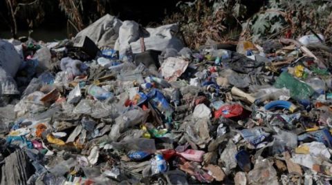 Plastik Atıklar Havayı da Suyu da Zehirliyor