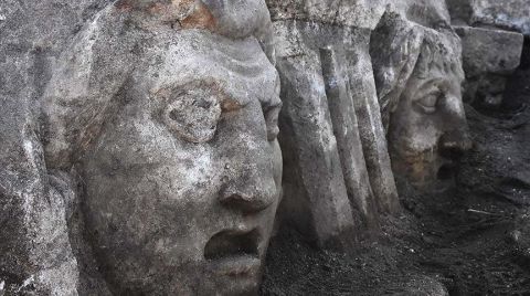 Antik Tiyatroda Mitolojik Masklar Gün Yüzüne Çıkarıldı