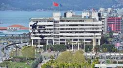 İzmir Büyükşehir Belediye Binası Yıkılıyor