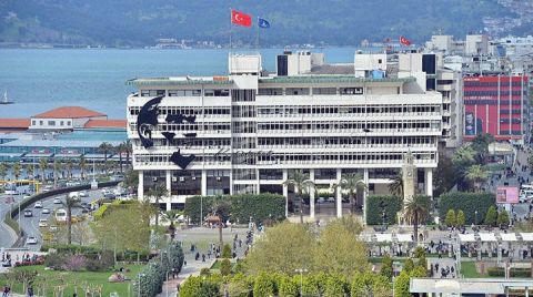 İzmir Büyükşehir Belediye Binası Yıkılıyor