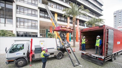 İzmir Büyükşehir Belediye Binası Boşaltılıyor
