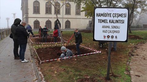 Hamidiye Çeşmesi'nin Kalıntılarına Ulaşmak için Kazı Yapılıyor