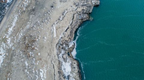 Acıgöl'de Kuraklık Nedeniyle Derin Yarıklar Oluştu