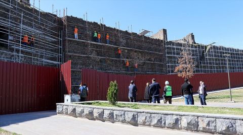 Diyarbakır Surları'ndaki 13 Burçta Daha Restorasyon Başlatıldı